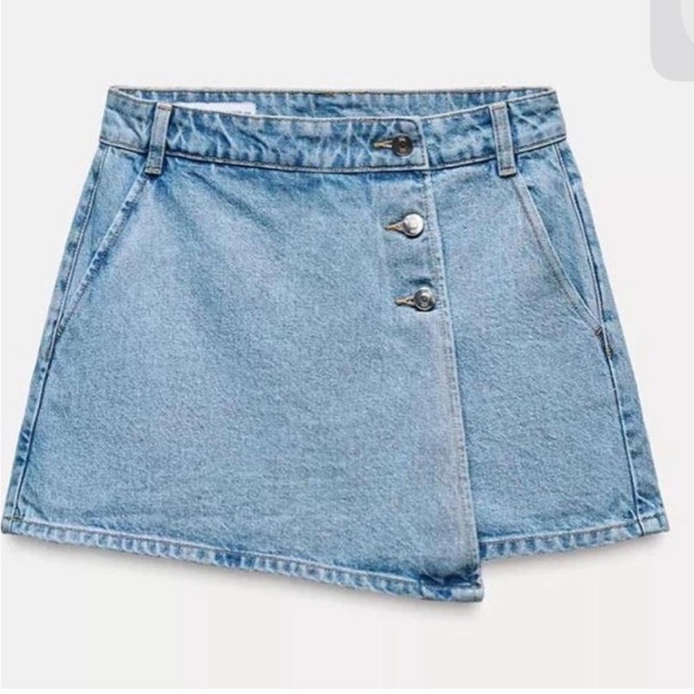 ZARA Jean denim shorts skirt skort medium blue mini button asymmetrical